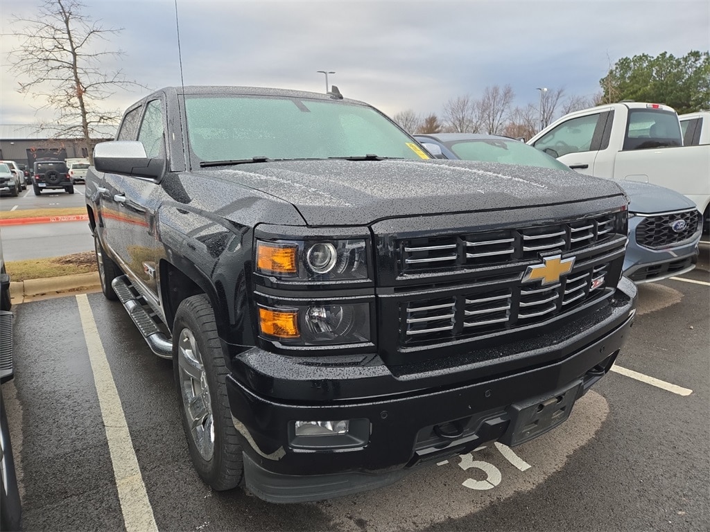 2015 Chevrolet Silverado 1500 LTZ photo 2