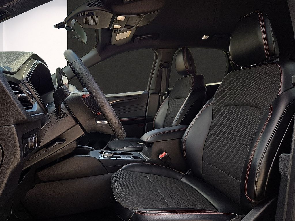 2024 Ford Escape ST-Line - Photo 12