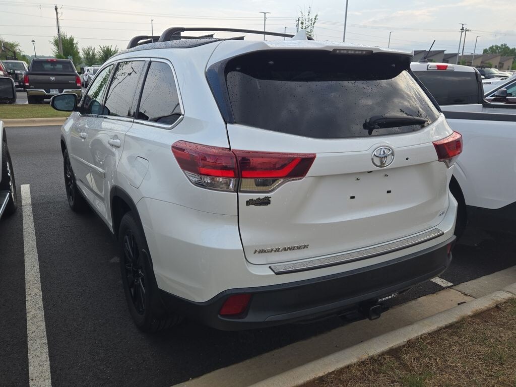 Used 2019 Toyota Highlander SE SUV