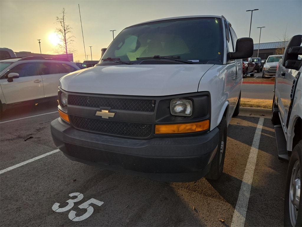 2017 Chevrolet Express Cargo Work Van's photo