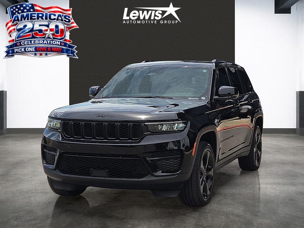 Used 2024 Jeep Grand Cherokee Altitude SUV