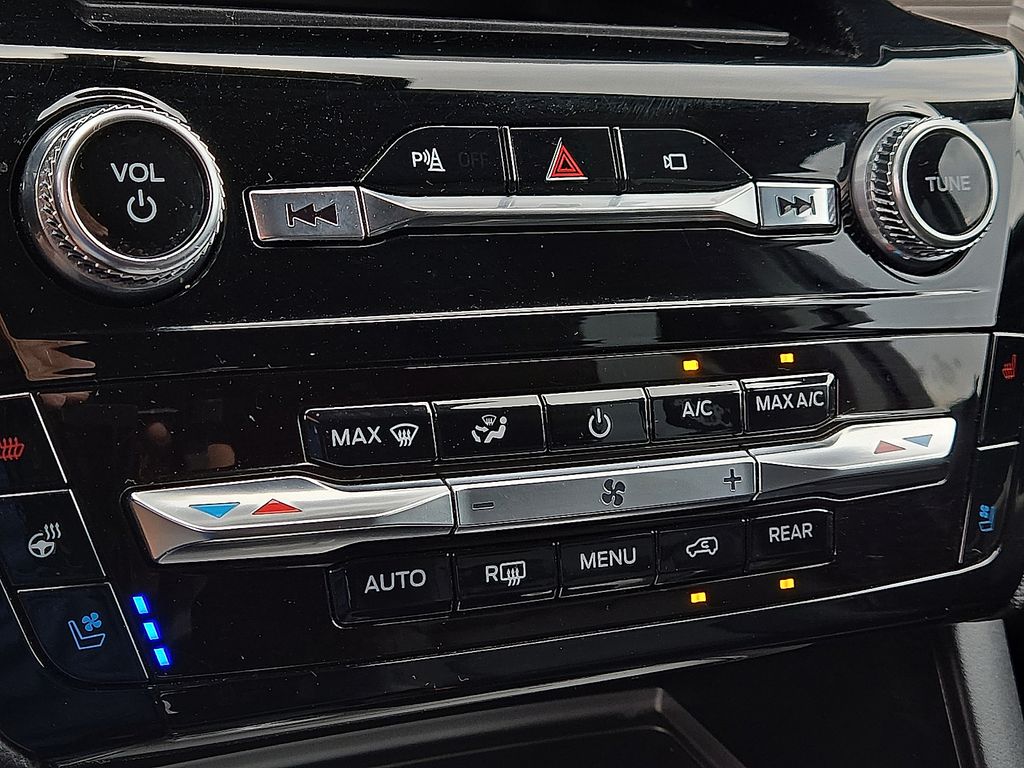 2022 Ford Explorer Limited - Photo 16