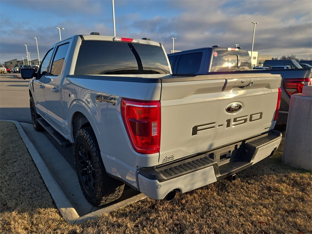 2023 Ford F-150 XLT photo 2