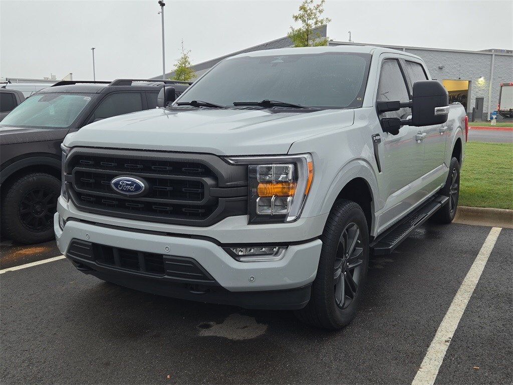 2023 Ford F-150 XLT photo 2