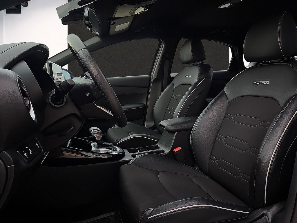 2024 Kia Forte GT-Line - Photo 12
