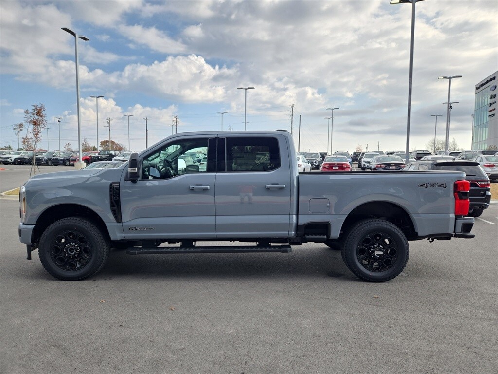 2026 Ford F-250 Lariat photo 2