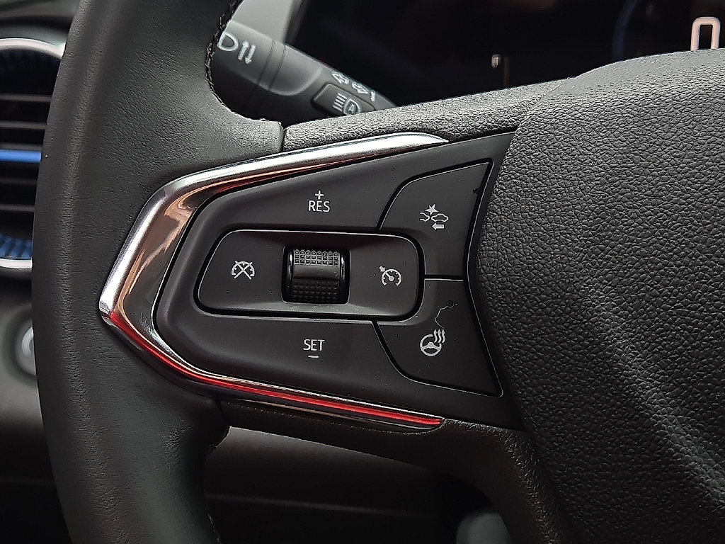 2025 Chevrolet Trax LT - Photo 17