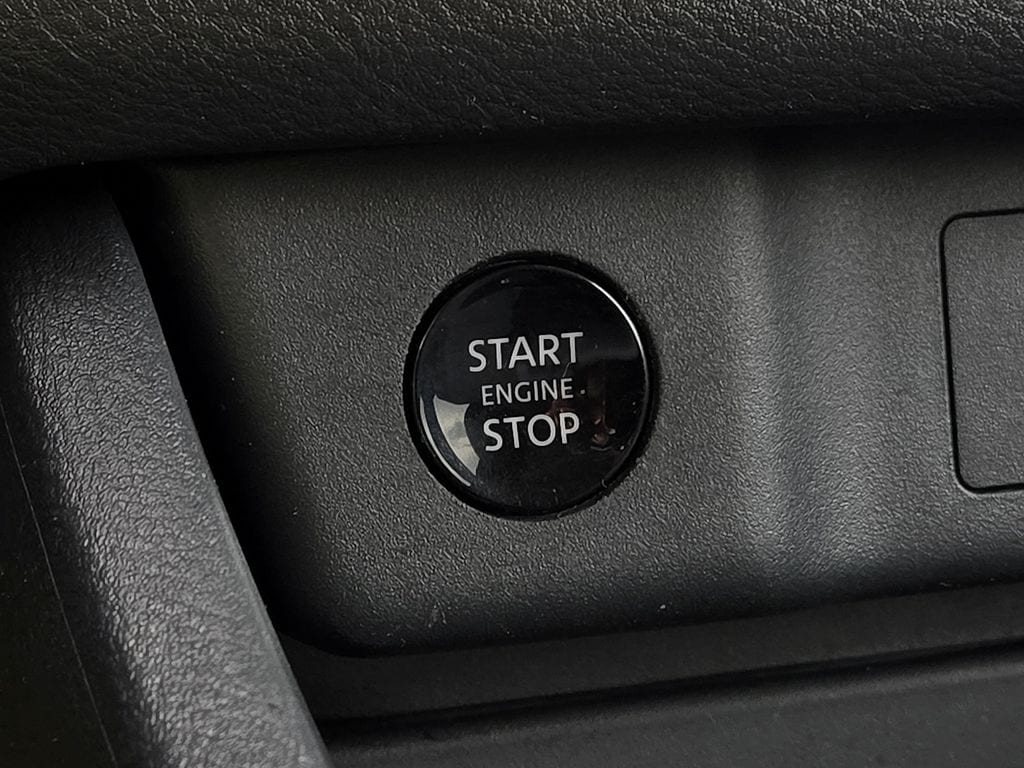 2025 Nissan Rogue SV - Photo 15