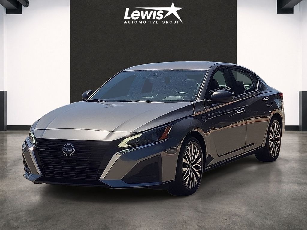 Used 2025 Nissan Altima 2.5 SV Sedan