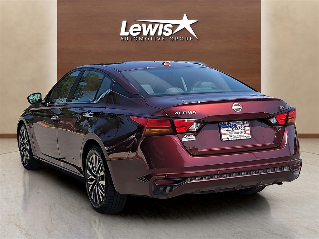 2023 Nissan Altima 2.5 SV photo 2