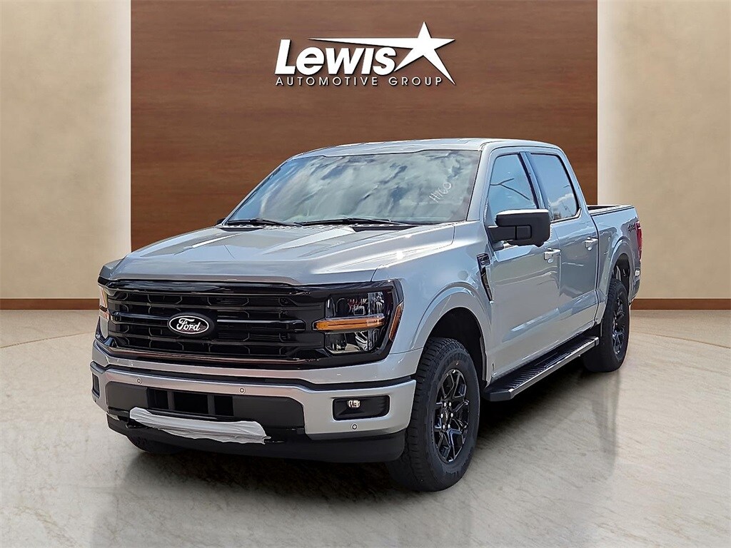 2025 Ford F-150 XLT photo 2