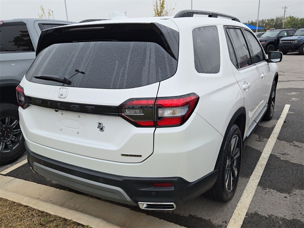 2024 Honda Pilot Touring photo 3