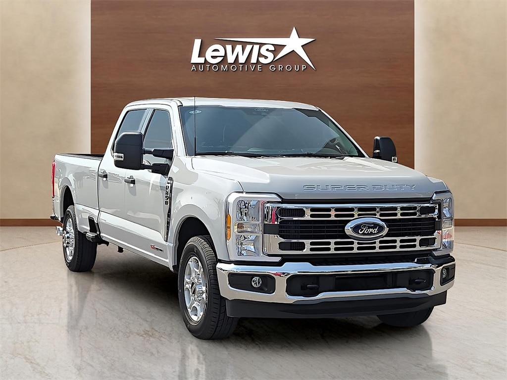 New 2026 Ford F-250SD XLT Truck Crew Cab