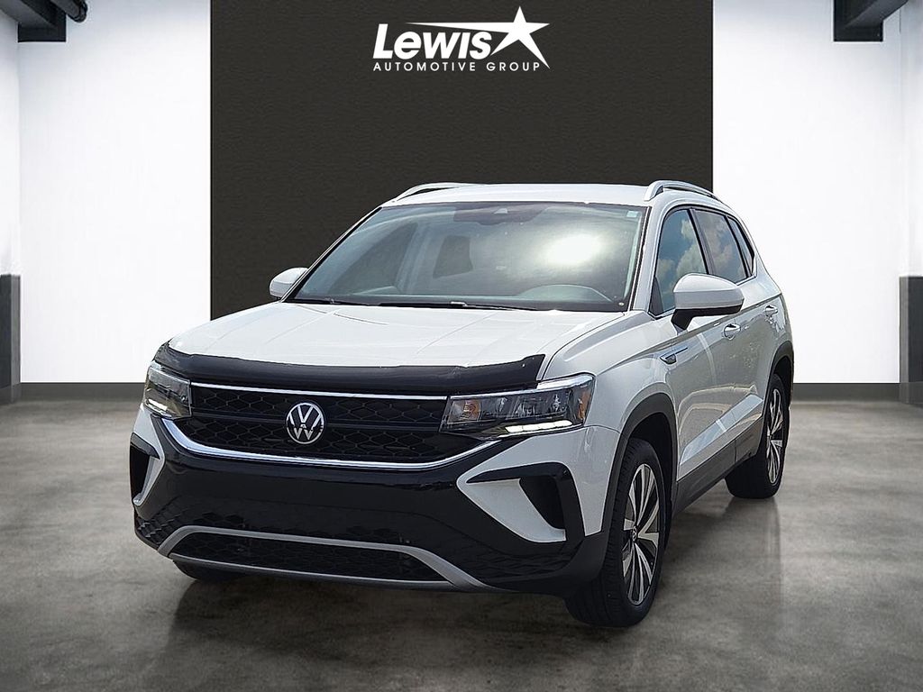 2024 Volkswagen Taos 1.5T SE's photo