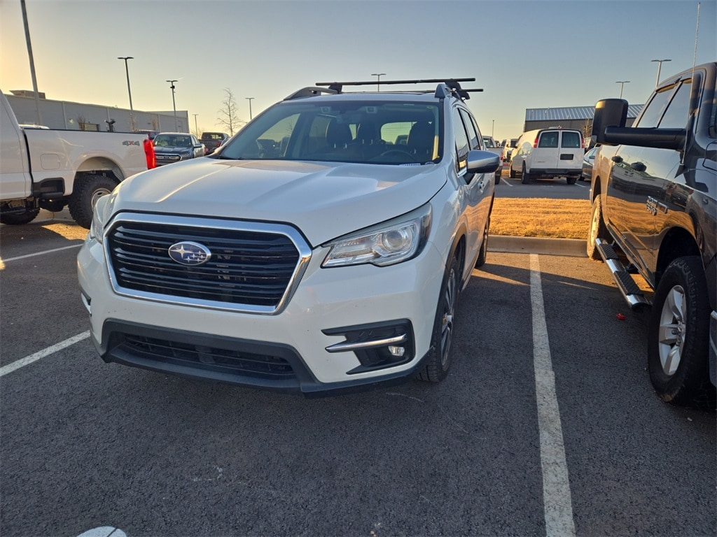 2019 Subaru Ascent Touring's photo