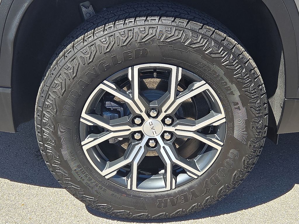 2024 GMC Acadia AT4 - Photo 7