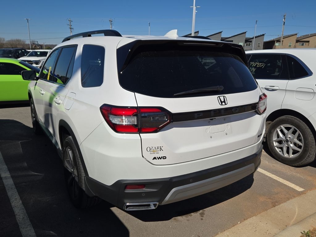 Used 2025 Honda Pilot Elite SUV