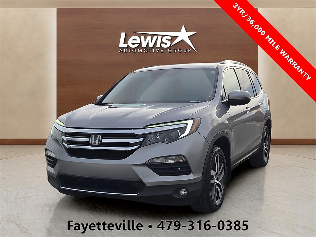 2017 Honda Pilot Elite's photo