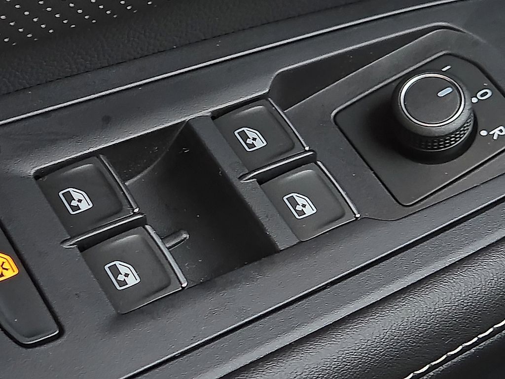 2024 Volkswagen Atlas Cross Sport SE w/Tech - Photo 17