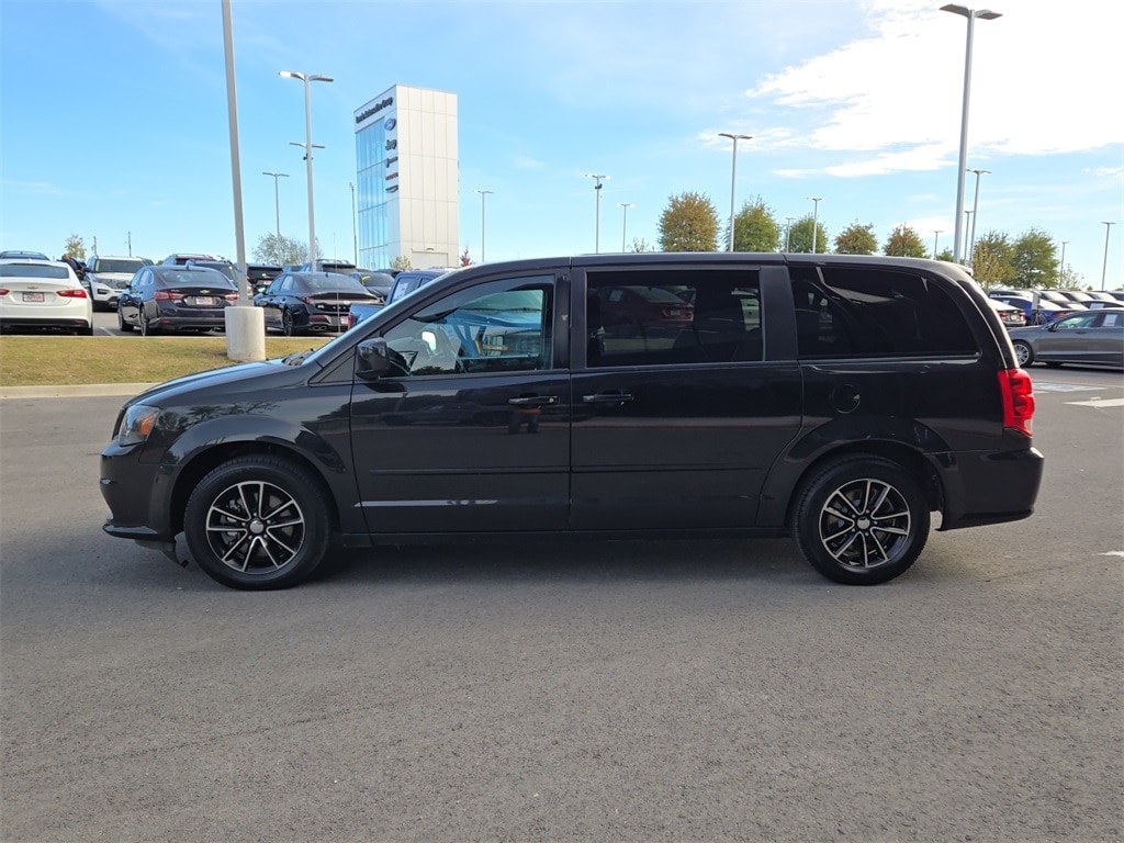 Used 2017 Dodge Grand Caravan SE Plus with VIN 2C4RDGBG8HR631644 for sale in Fayetteville, AR