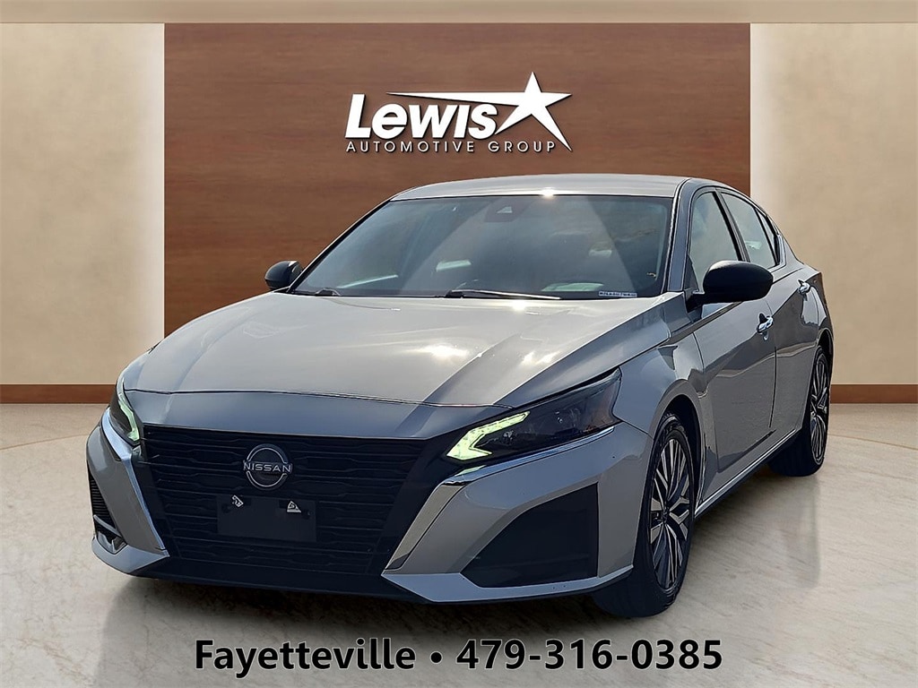 Used 2024 Nissan Altima 2.5 SV Sedan