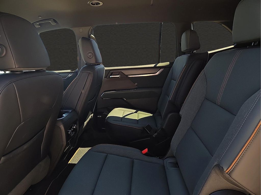 2024 GMC Acadia AT4 - Photo 10
