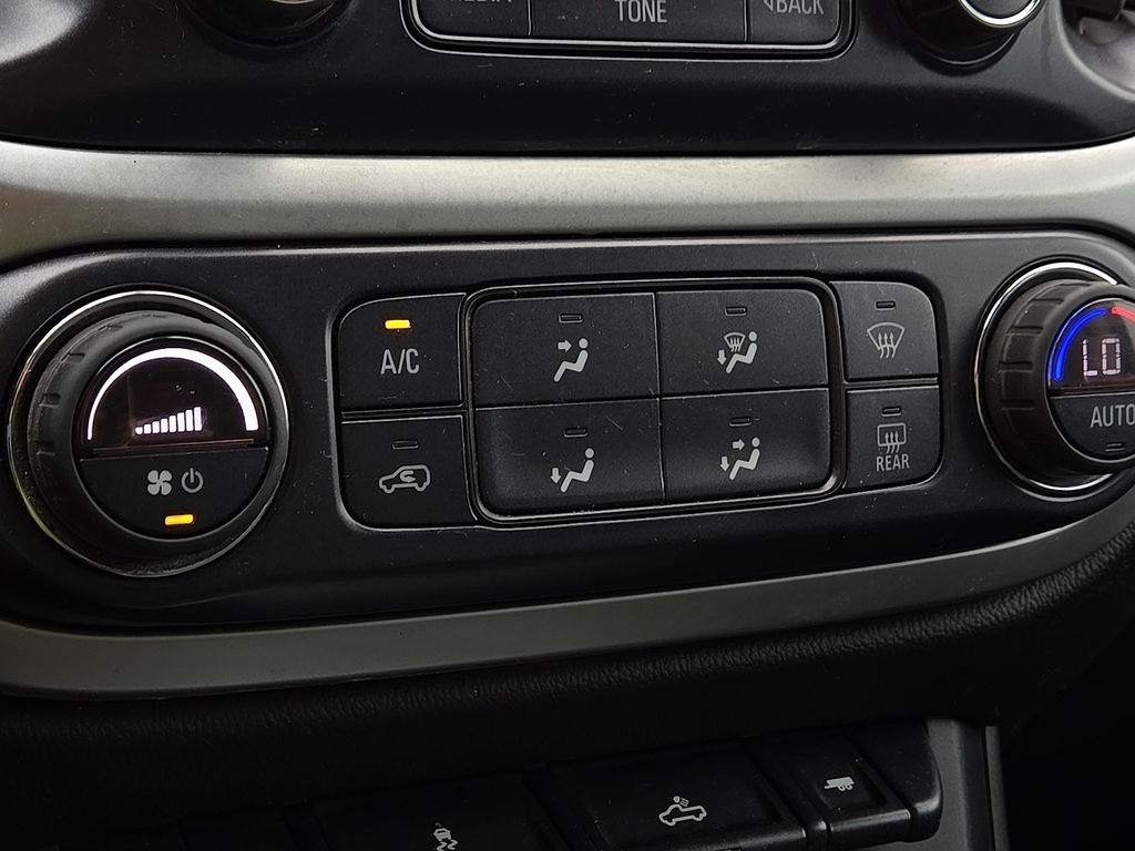 2017 Chevrolet Colorado LT - Photo 14