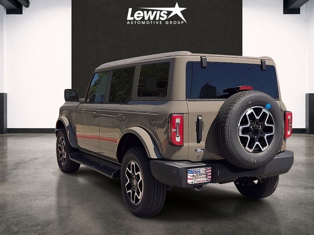 New 2026 Ford Bronco Outer Banks SUV