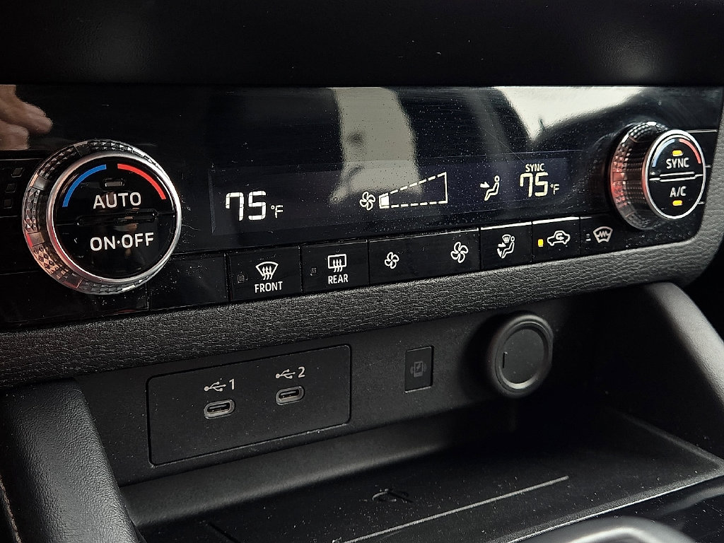 2025 Mitsubishi Outlander SE - Photo 15