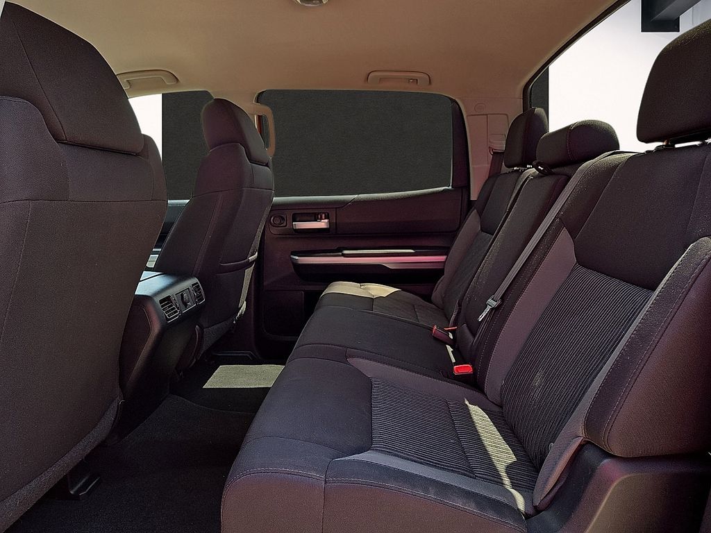 2016 Toyota Tundra SR5 - Photo 8