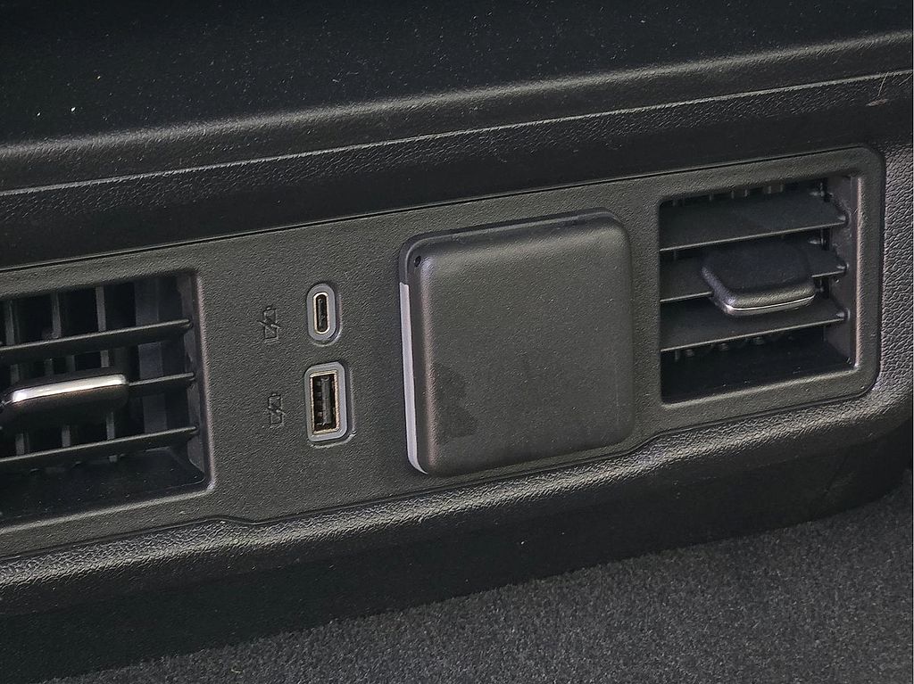 2023 Chevrolet Silverado 1500 LT - Photo 9