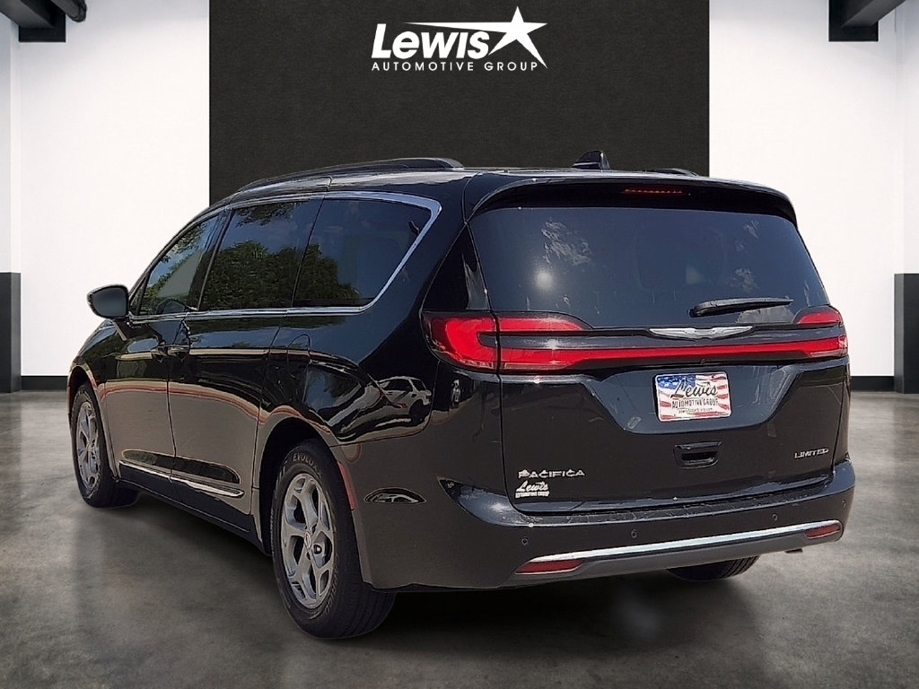 Used 2023 Chrysler Pacifica Limited Van Passenger Van
