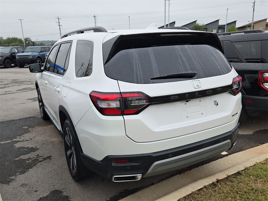 2024 Honda Pilot Touring photo 2