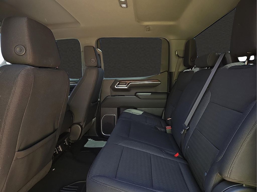 2023 Chevrolet Silverado 1500 LT - Photo 8