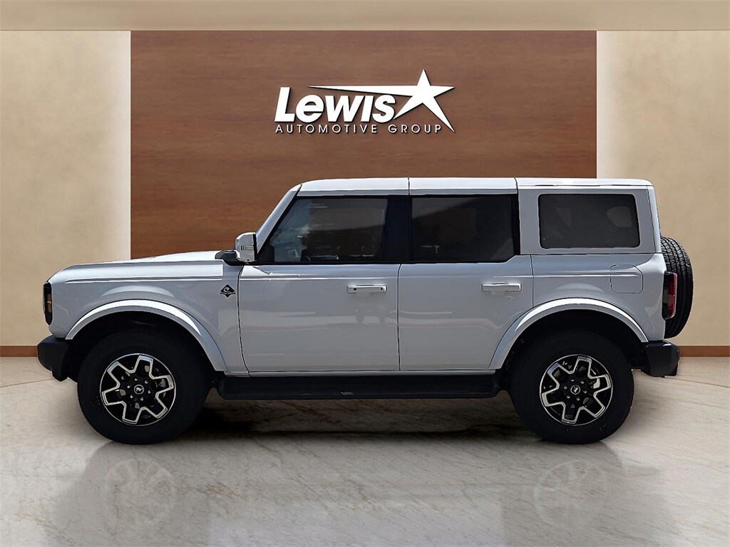 2025 Ford Bronco Outer Banks photo 3