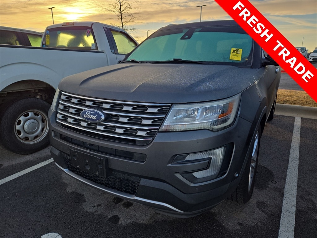 2017 Ford Explorer Limited's photo