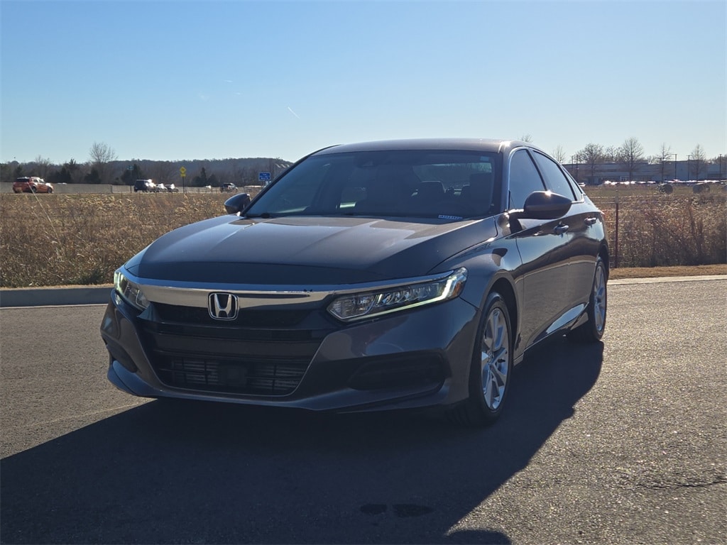 2018 Honda Accord LX's photo
