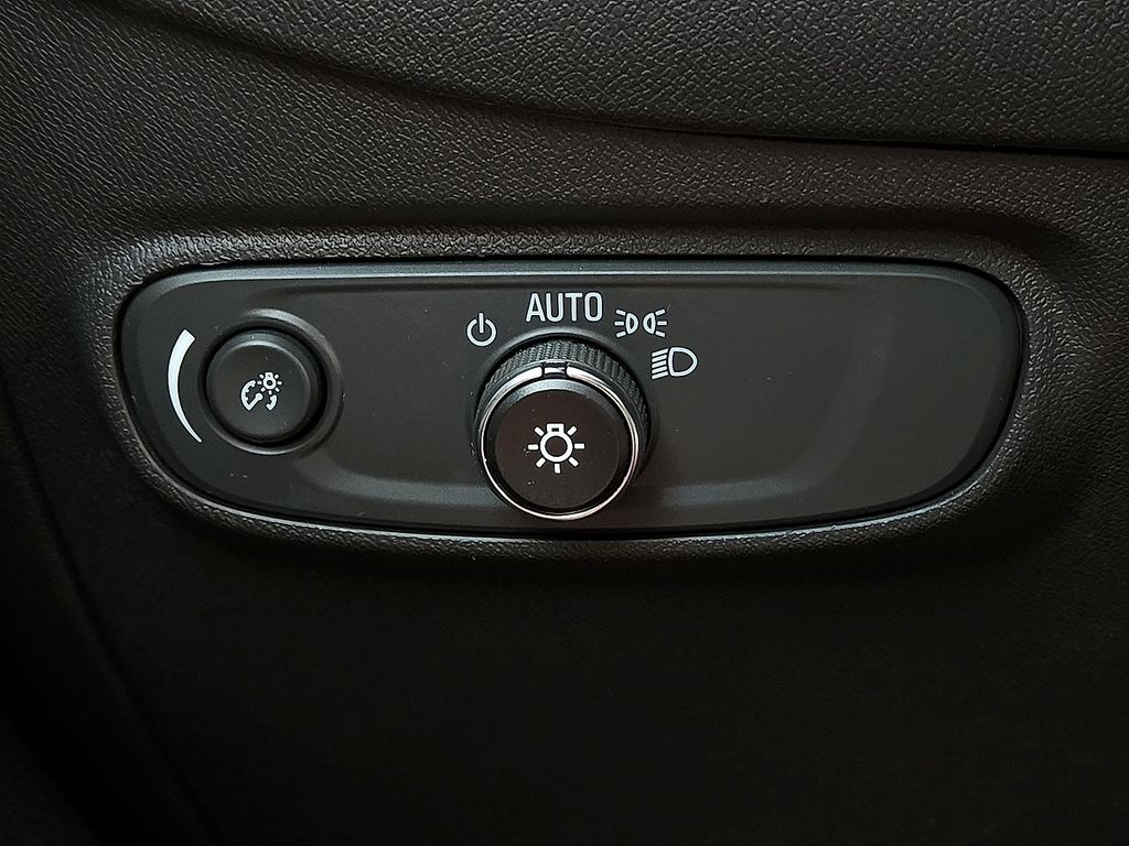 2024 Chevrolet Equinox LT - Photo 17