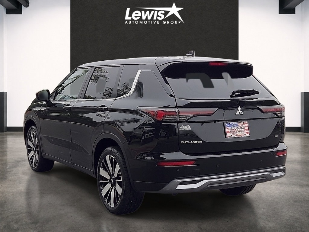 Used 2025 Mitsubishi Outlander SE SUV