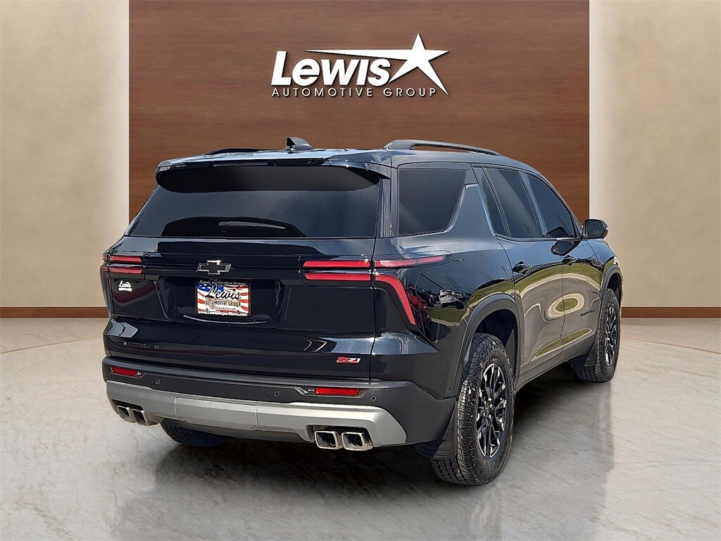 2025 Chevrolet Traverse Z71 photo 2