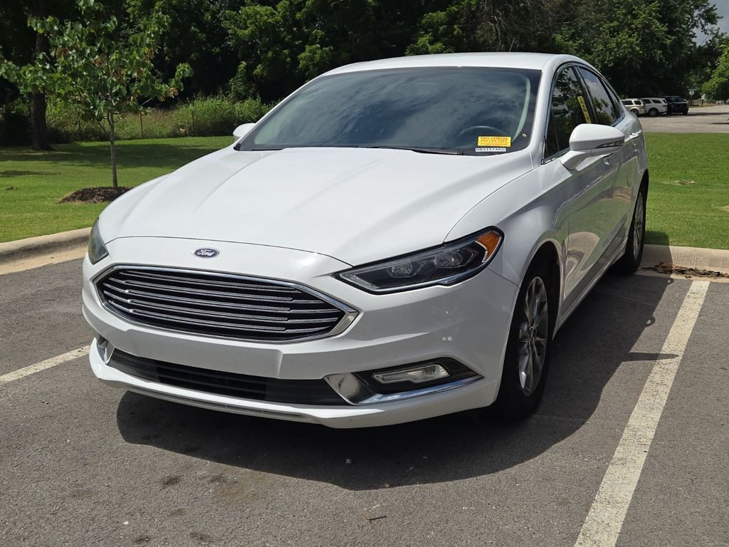 Used 2017 Ford Fusion SE Sedan