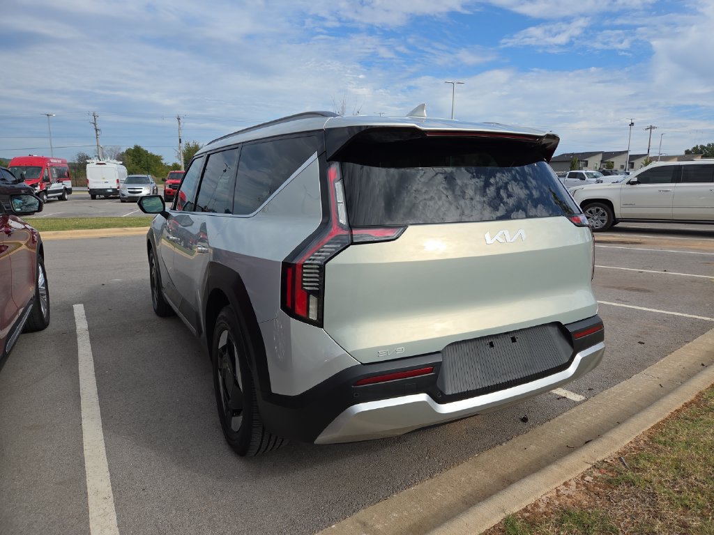Used 2024 Kia EV9 Wind SUV