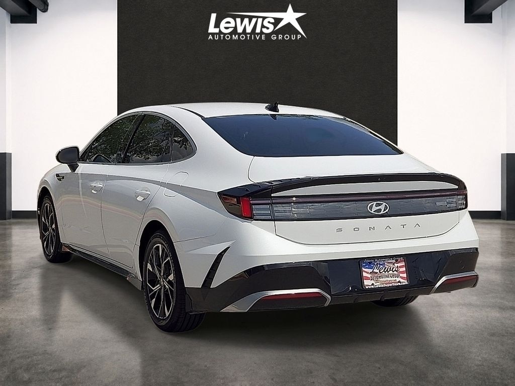 Used 2024 Hyundai Sonata SEL Sedan