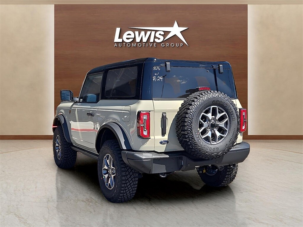 2025 Ford Bronco Badlands photo 4