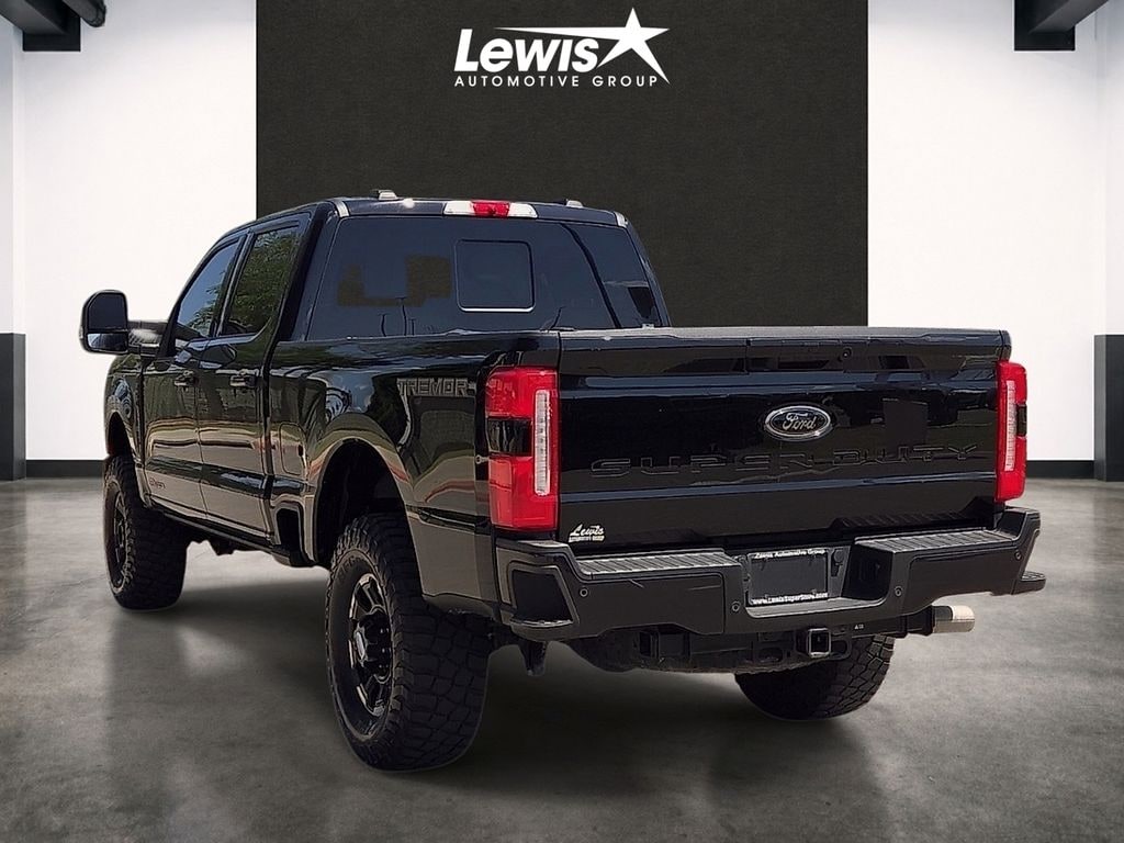 Used 2025 Ford F-250SD Lariat Truck Crew Cab