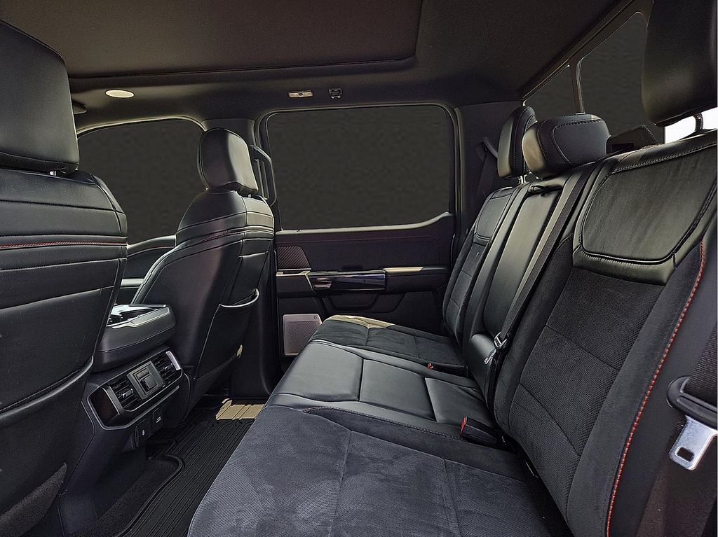 2023 Ford F-150 Raptor - Photo 8