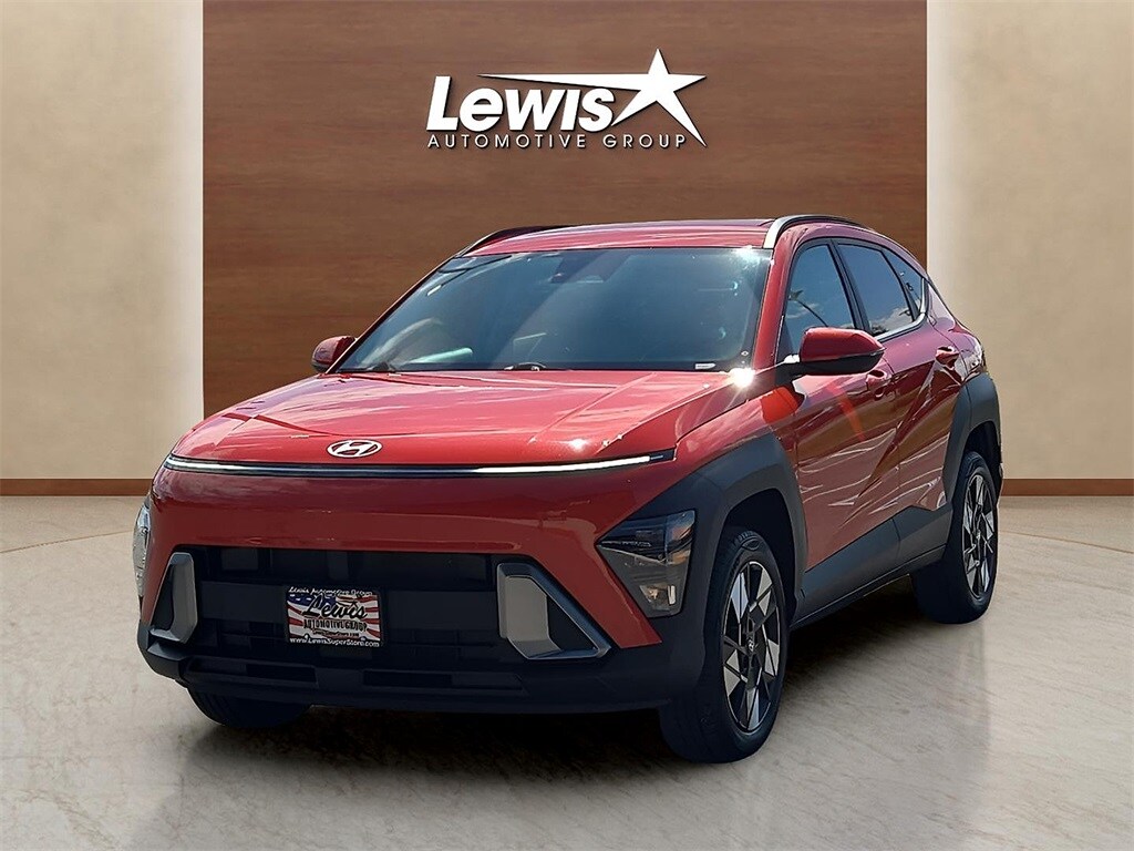 2025 Hyundai Kona SEL photo 2