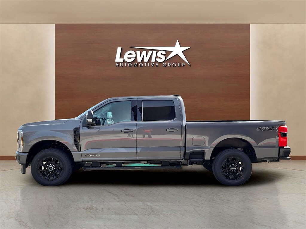 2025 Ford F-250 photo 3