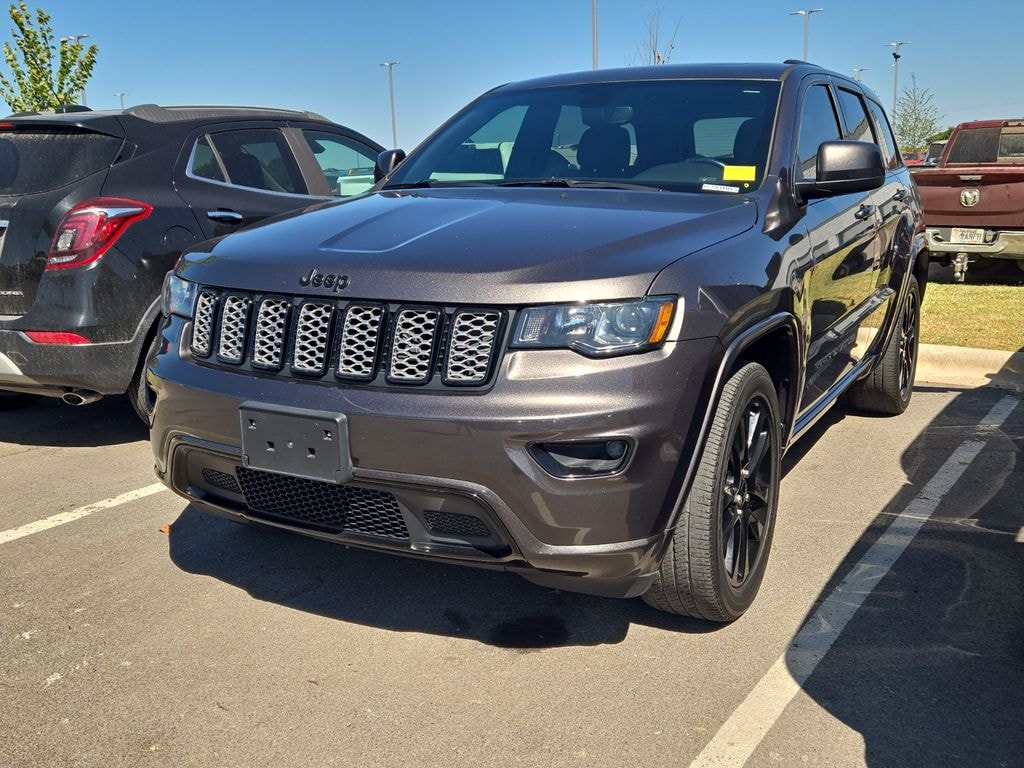 Used 2020 Jeep Grand Cherokee Altitude SUV