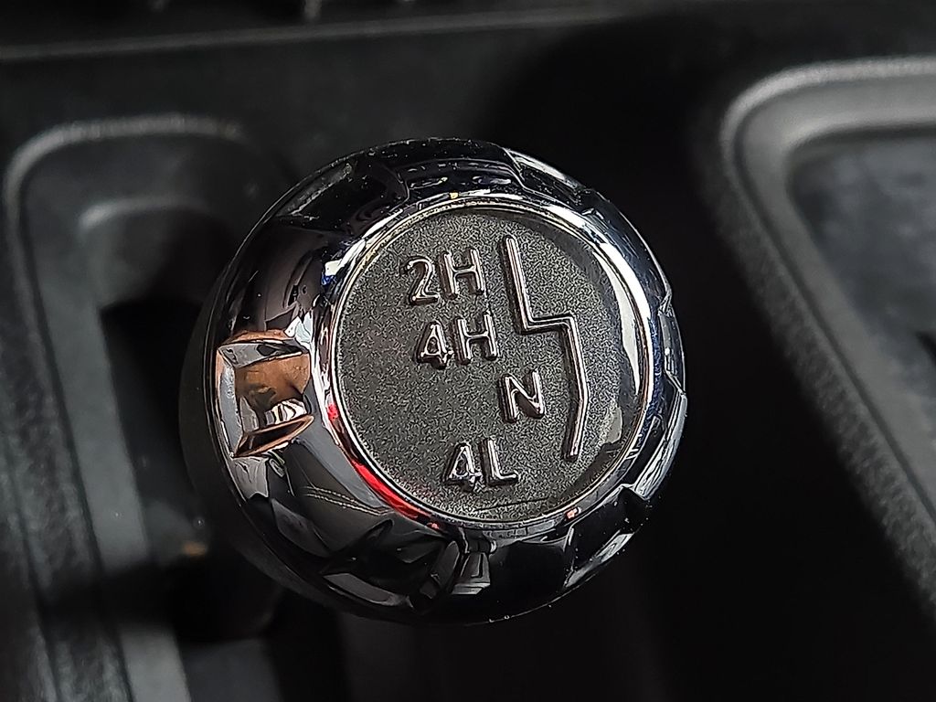 2013 Jeep Wrangler Unlimited Sahara - Photo 13